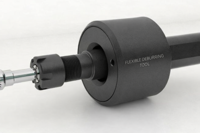 Outil flexible pour l’ébavurage – finition propre sur arêtes et profils